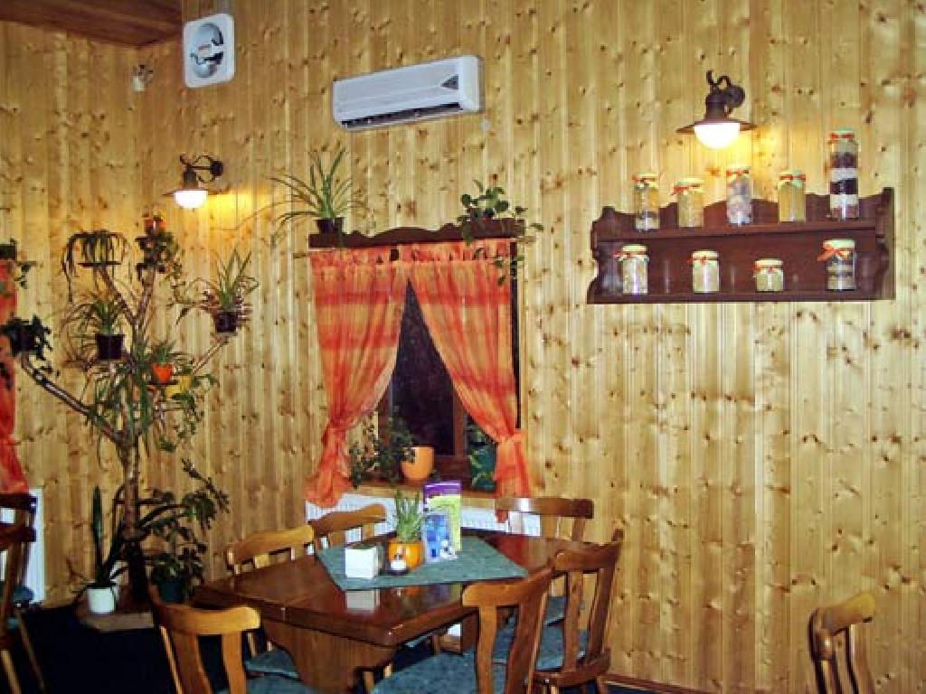Restaurace A Penzion U Vladaru Mikulášovice Buitenkant foto